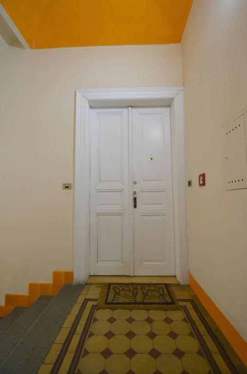 Cozy Flat By The Astronomical Clock Lejlighed Prag Eksteriør billede