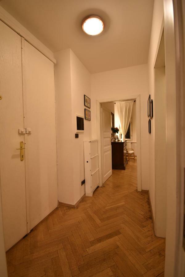 Cozy Flat By The Astronomical Clock Lejlighed Prag Eksteriør billede