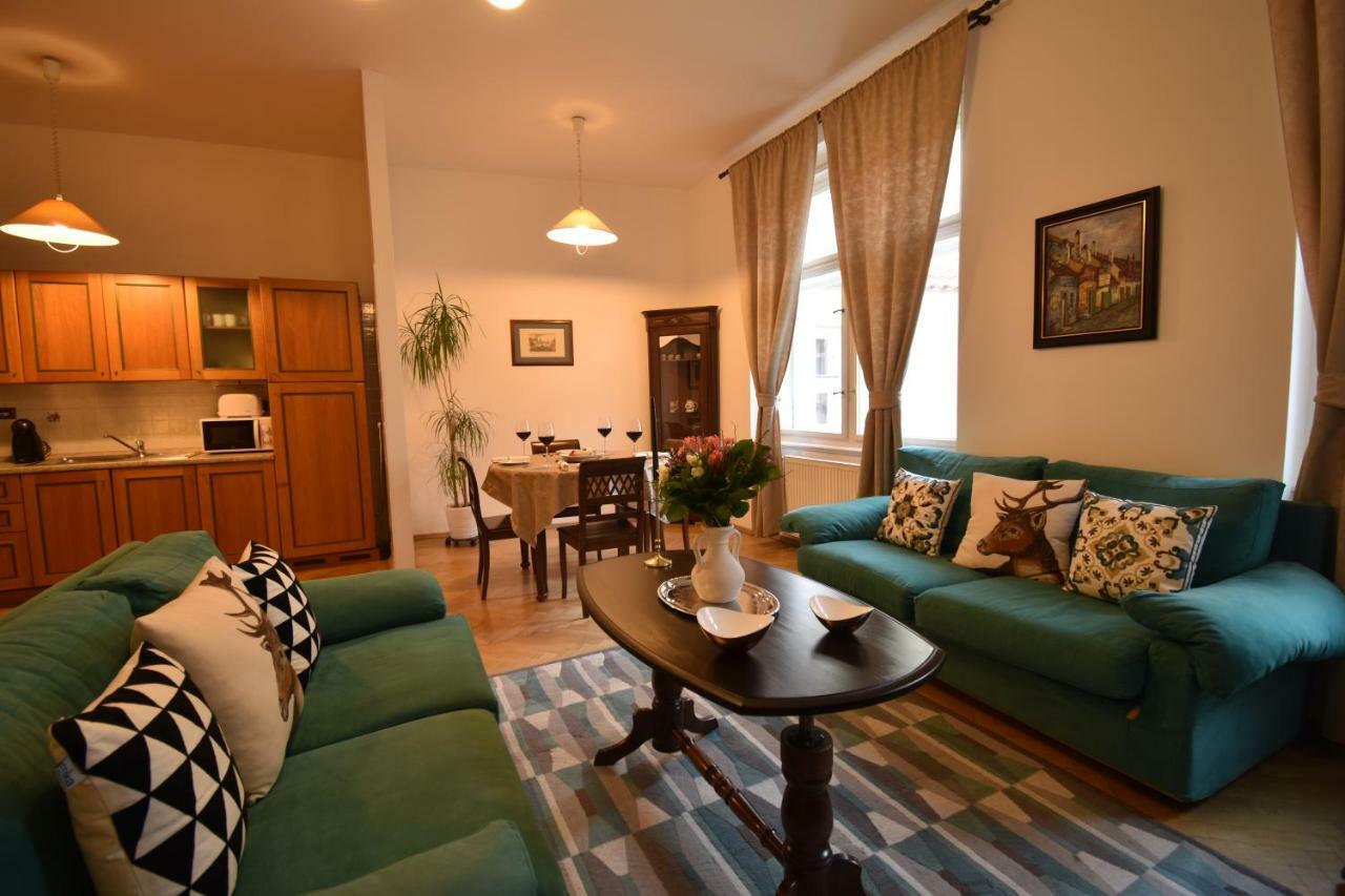 Cozy Flat By The Astronomical Clock Lejlighed Prag Eksteriør billede