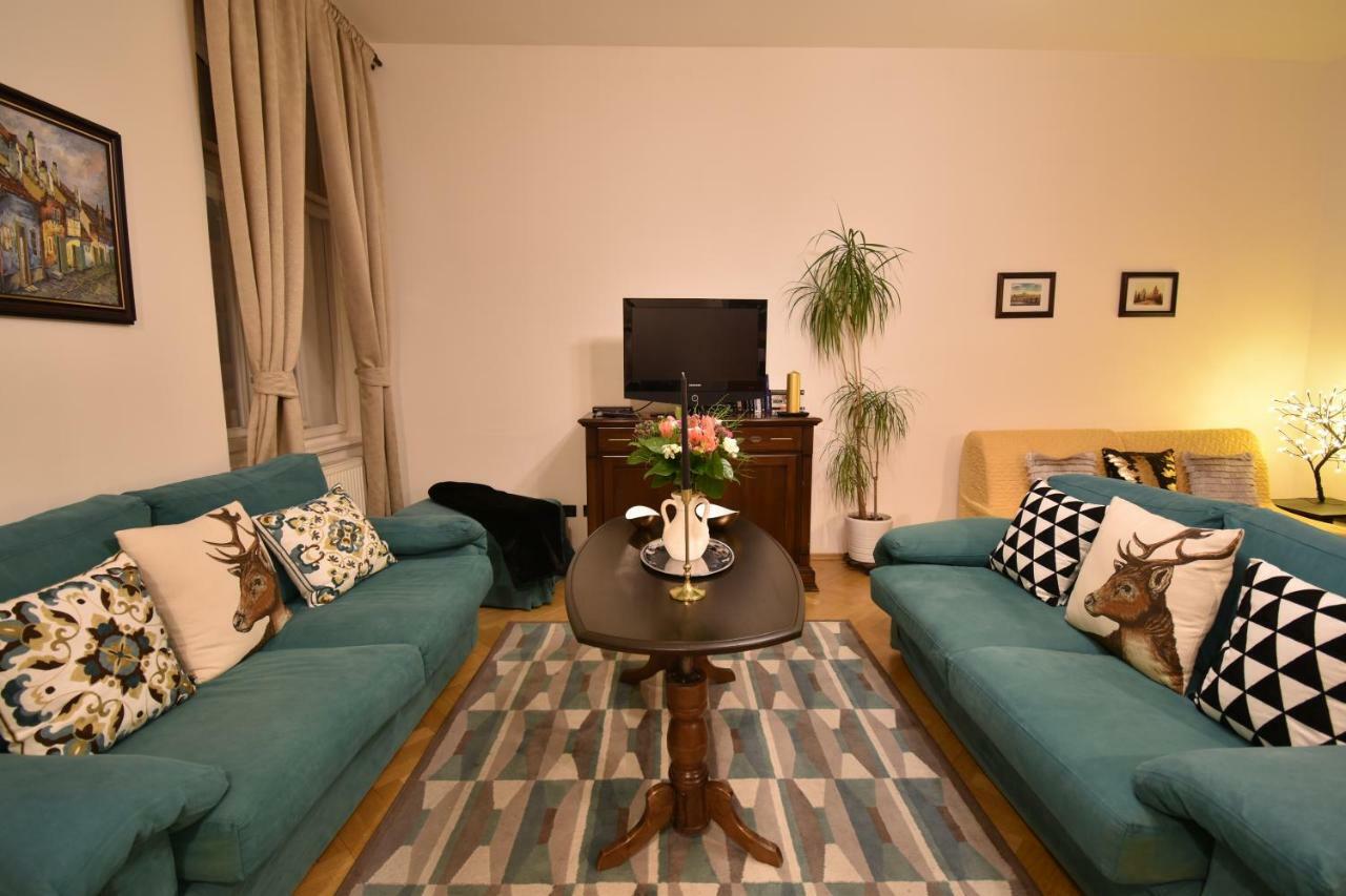 Cozy Flat By The Astronomical Clock Lejlighed Prag Eksteriør billede