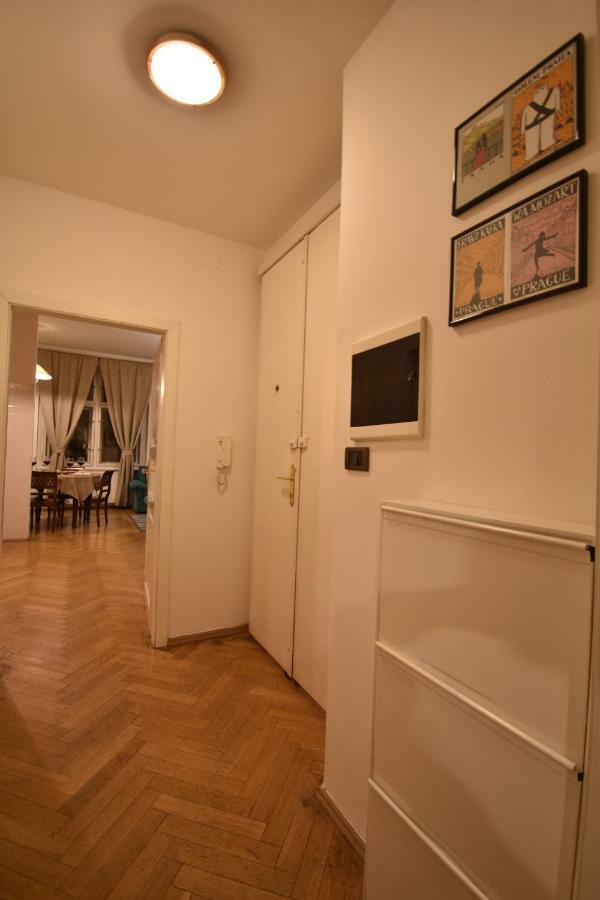 Cozy Flat By The Astronomical Clock Lejlighed Prag Eksteriør billede